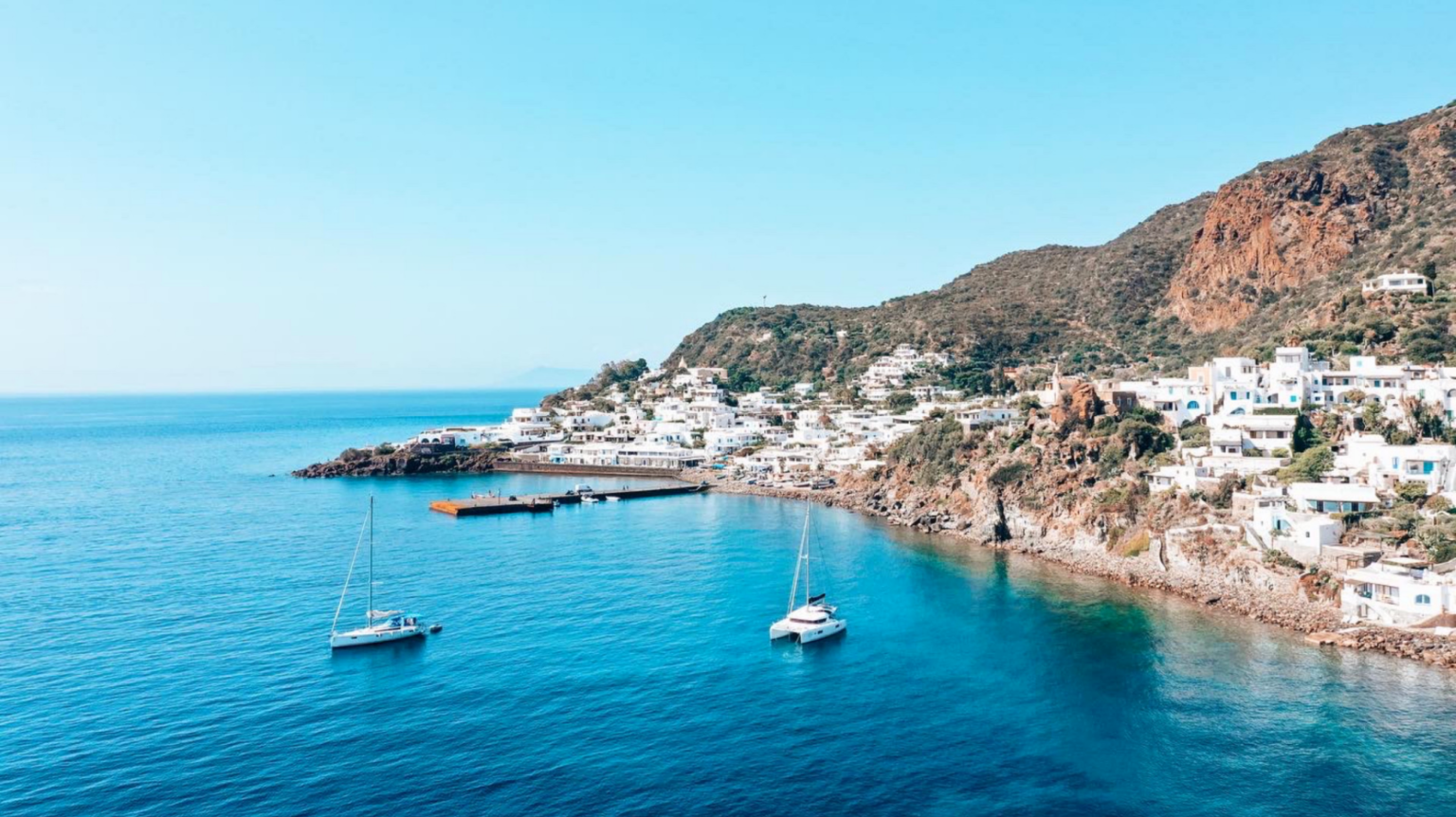 best anchorages in the aeolian islands
