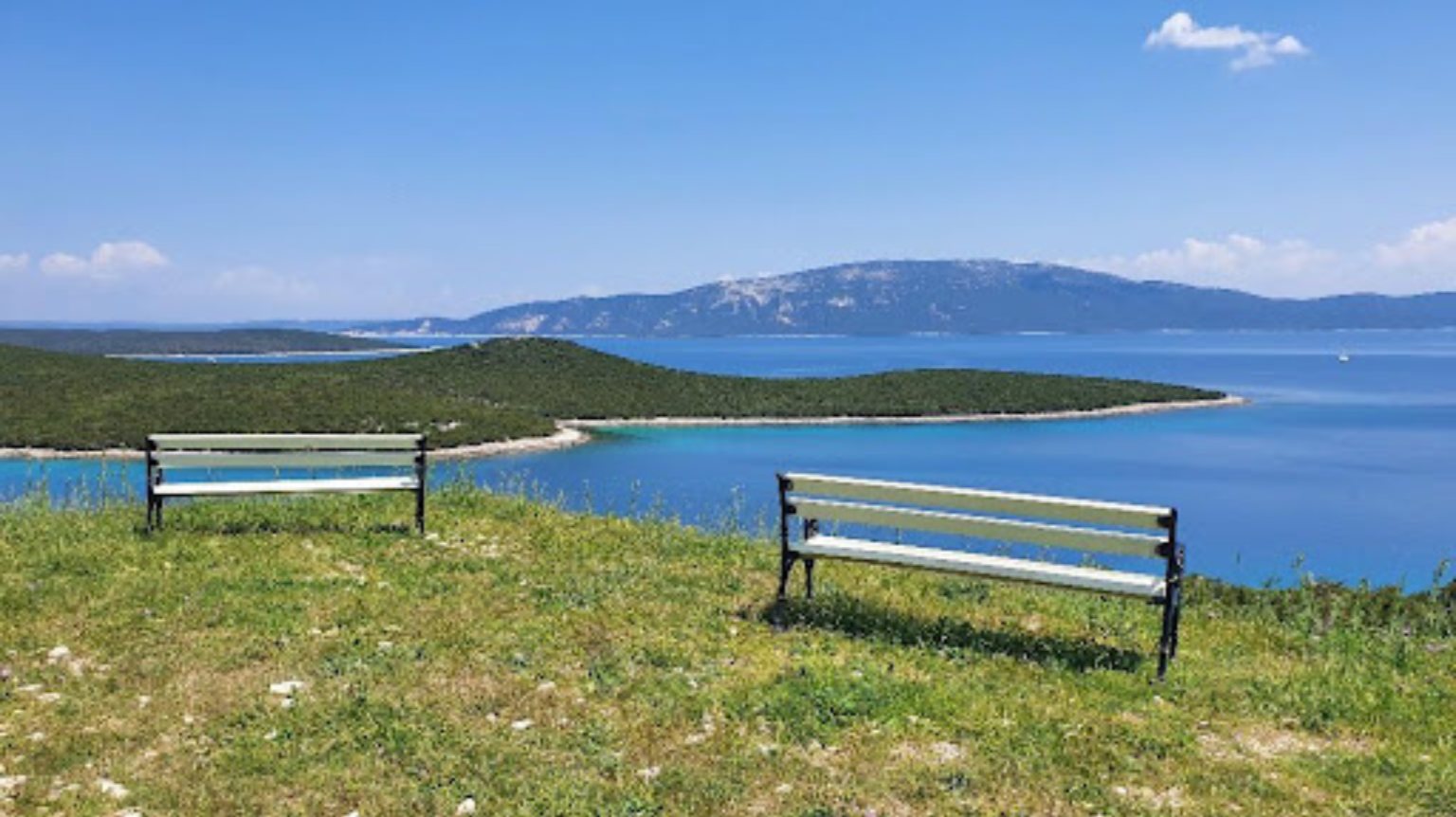 Free and secluded anchorages in Croatia