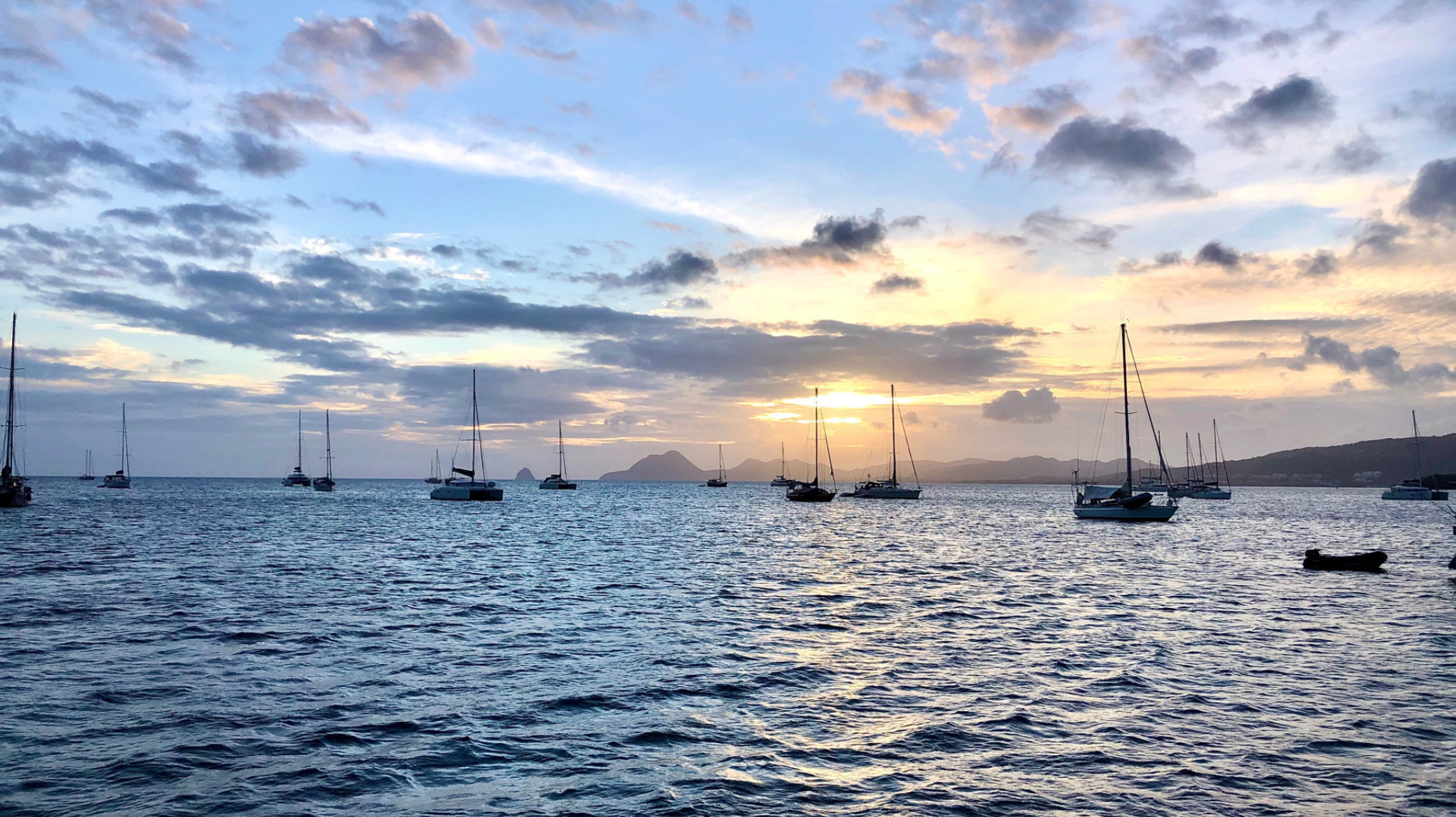 The best anchorages of Martinique : Sainte-Anne / Les Boucanniers