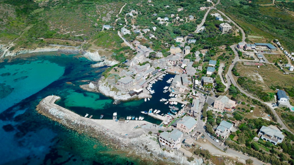 The best anchorages of Upper Corsica : baie de Centuri