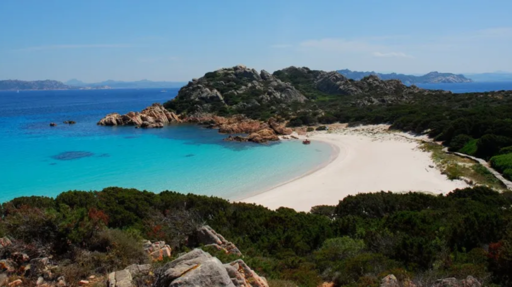 itinerary of the best anchorages in la maddalena