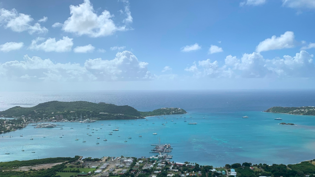 mejores fondeaderos en Antigua y Barbuda - Falmouth Harbour